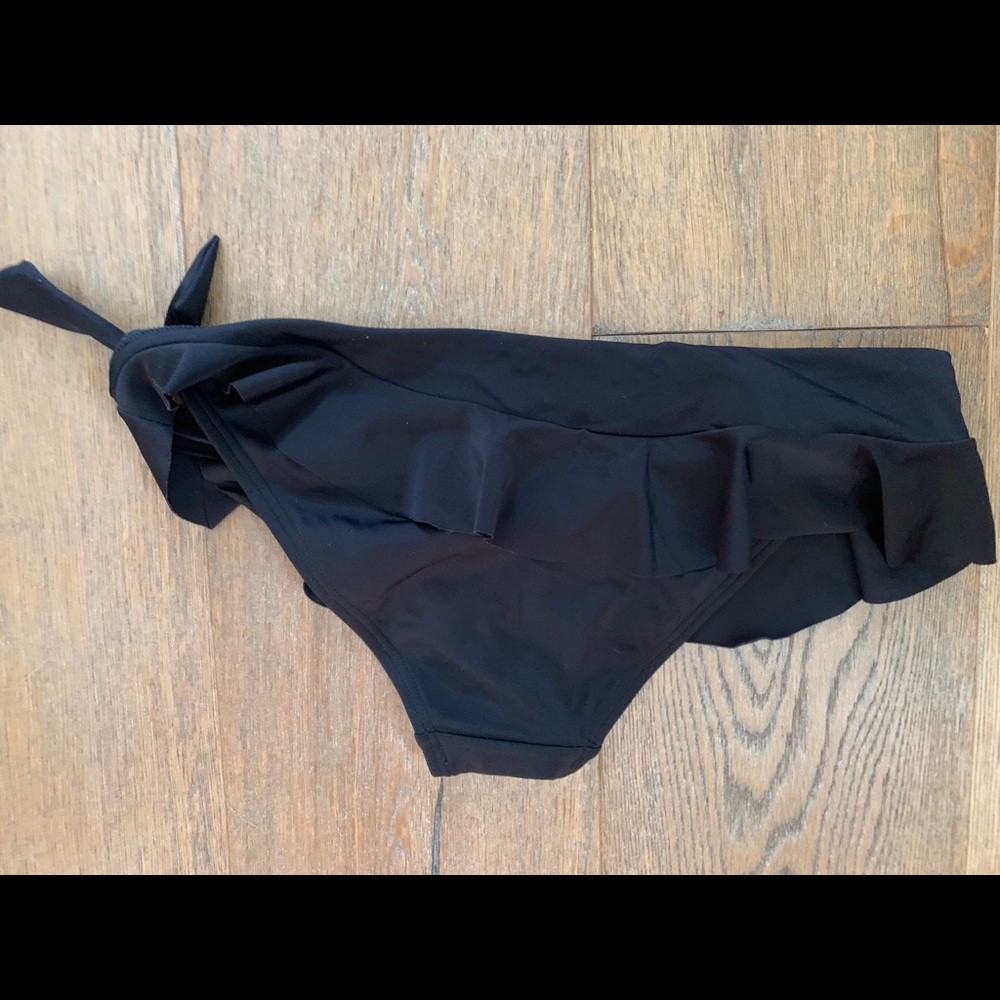 Black ruffle/side tie Victoria’s Secret bottom